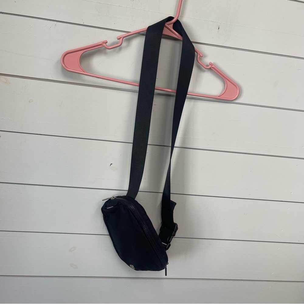 lululemon athletica black Crossbody‎ Belt Bag